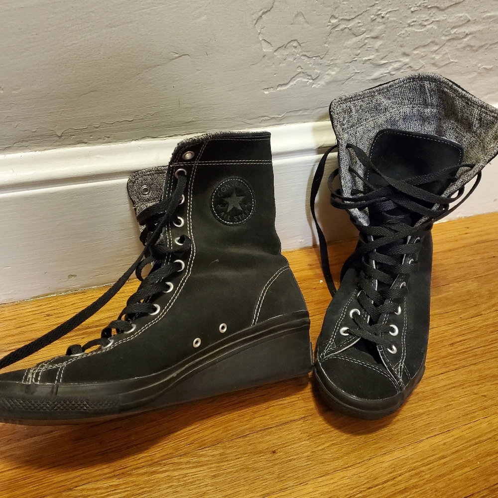 Converse Suede Extra high top Wedge sneaker